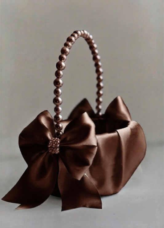 PANIER DE MARIAGE; EN SATIN ET PERLES NACRÉES