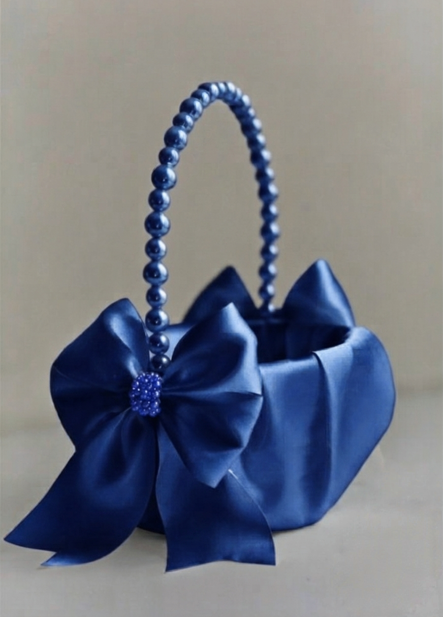 PANIER DE MARIAGE; EN SATIN ET PERLES NACRÉES